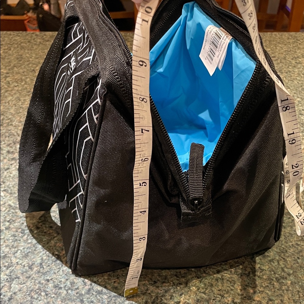 Igloo Black and White Pattern Insulated Handled Lunch Bag - Picture 9 of 10